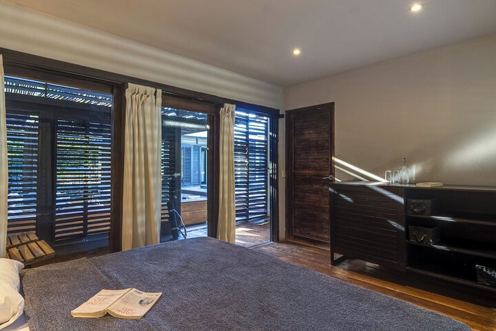 Room 10 of 46
