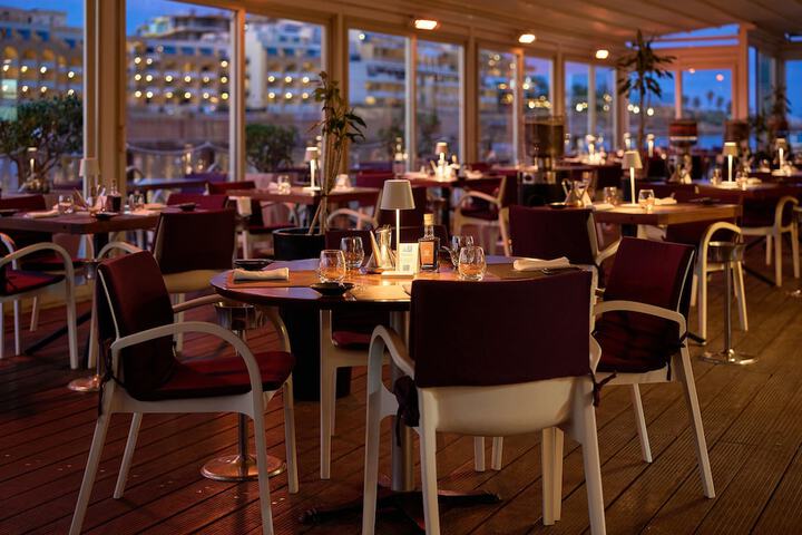 Dining 197 of 267