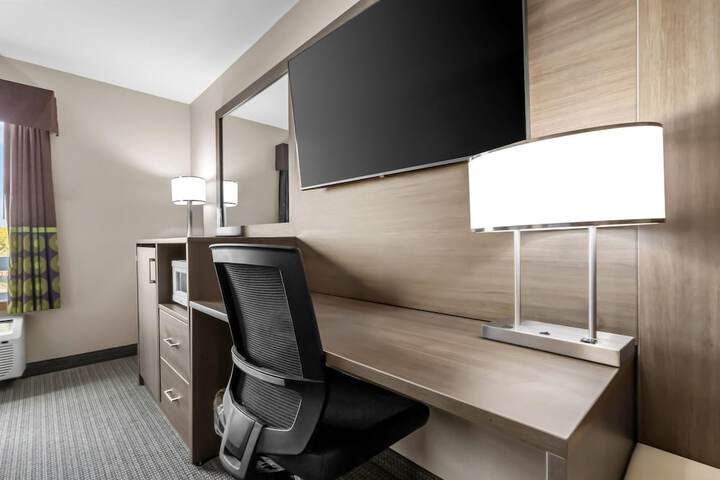 Room 8 of 39