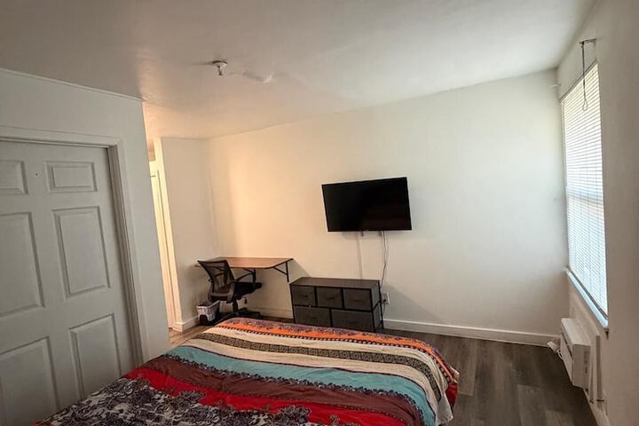 Room 10 of 24