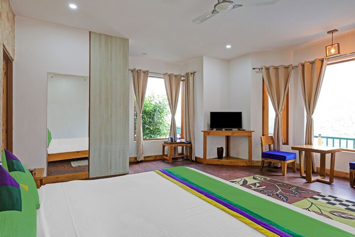 Room 15 of 36