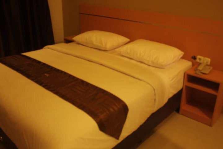 Room 21 of 38
