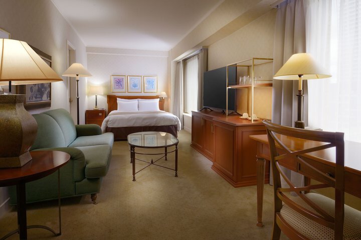 Room 25 of 190