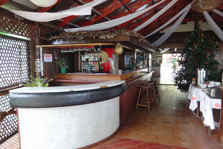 Lounge 83 of 112