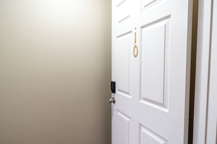 Room 21 of 113