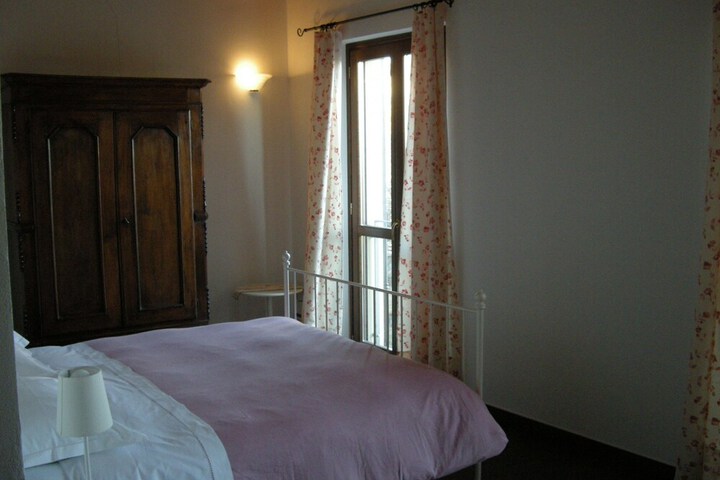 Room 4 of 14