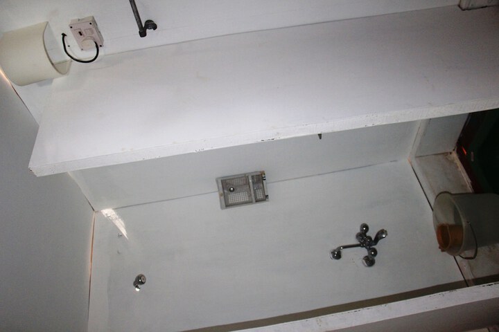 Room 11 of 35