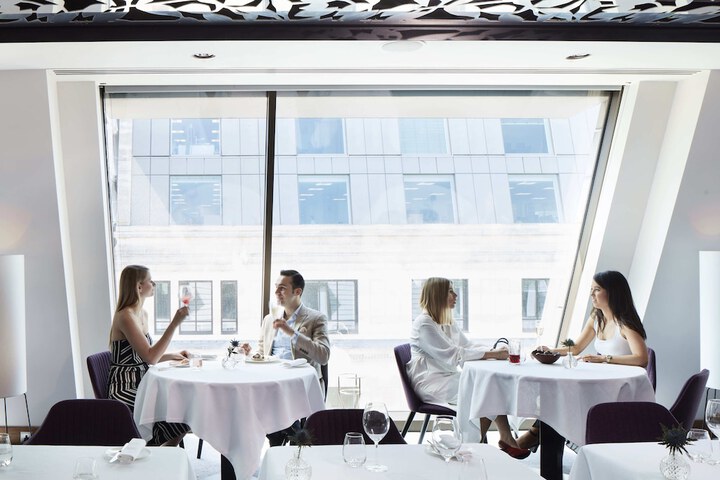Dining 54 of 77