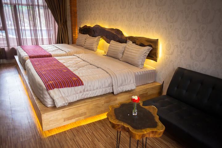 Room 9 of 37