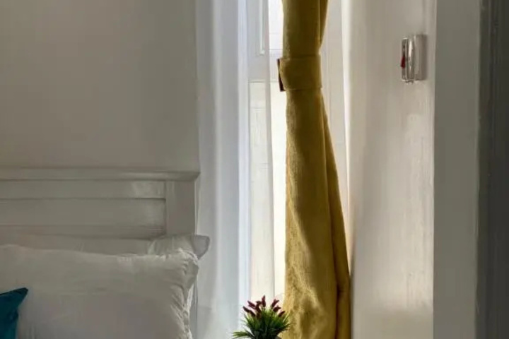 Room 3 of 10