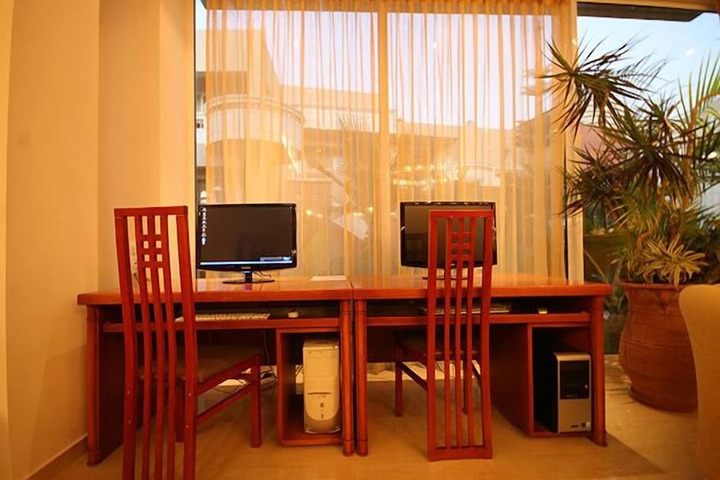 Business Center 60 of 78
