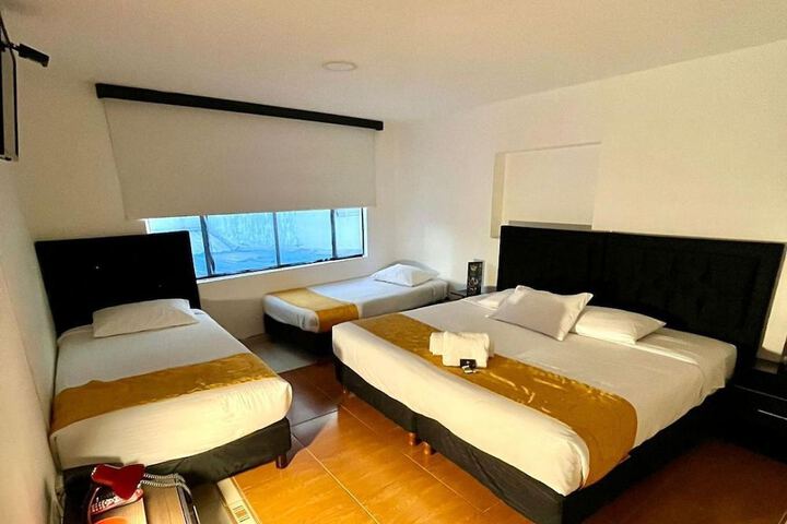 Room 4 of 11