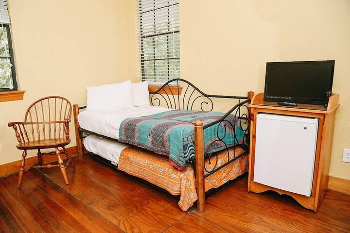 Room 40 of 86