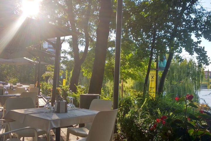Terrace/Patio 9 of 33