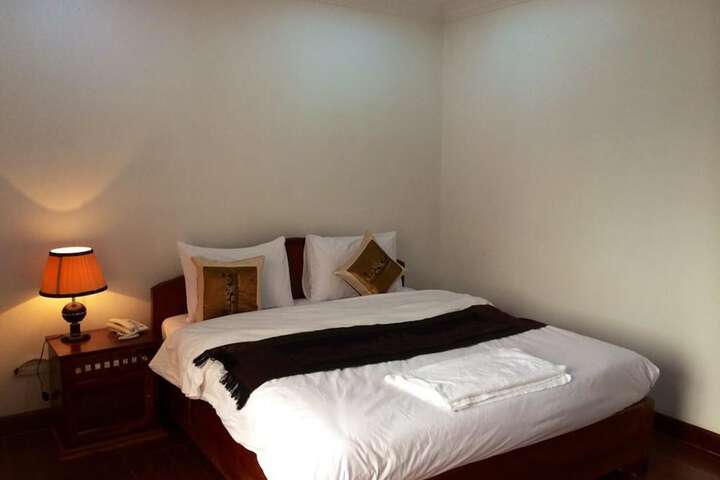 Room 18 of 37