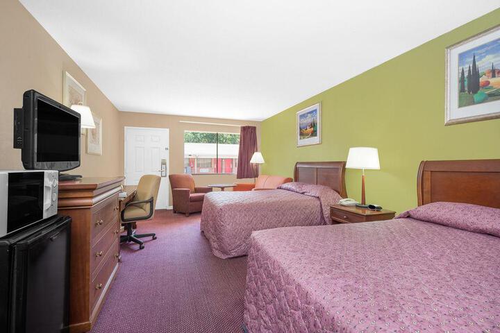 Room 20 of 29