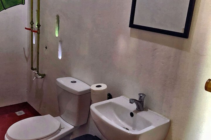 Room 57 of 106