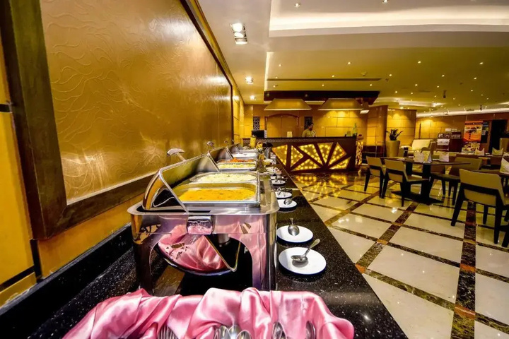 Dining 18 of 18