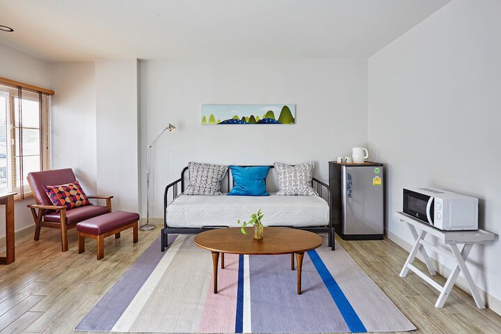 Room 11 of 80