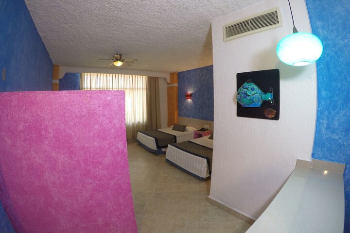 Room 17 of 49