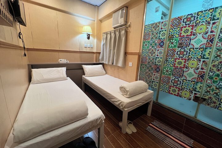 Room 14 of 35