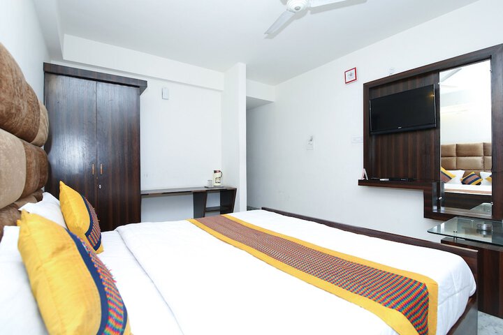 Room 14 of 24