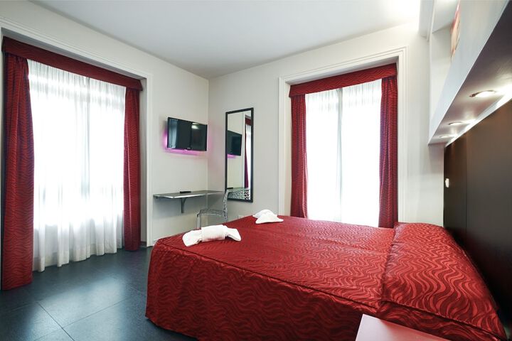 Room 6 of 34