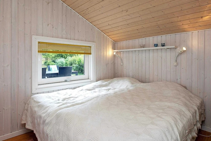 Room 4 of 13
