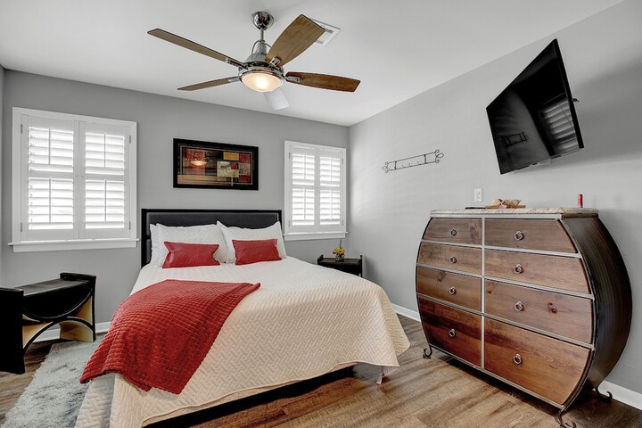 Room 2 of 41