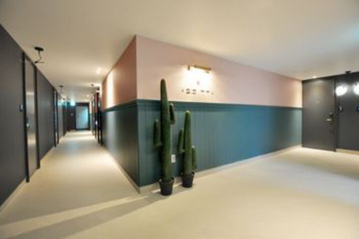 Ballroom/Hall 49 of 76
