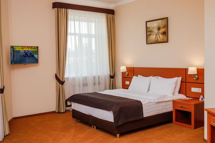 Room 13 of 24
