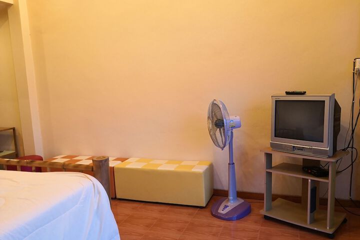 Room 32 of 34