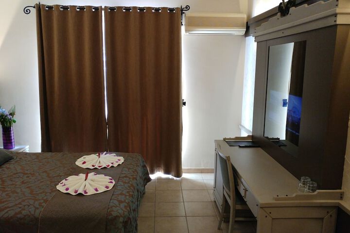 Room 10 of 63