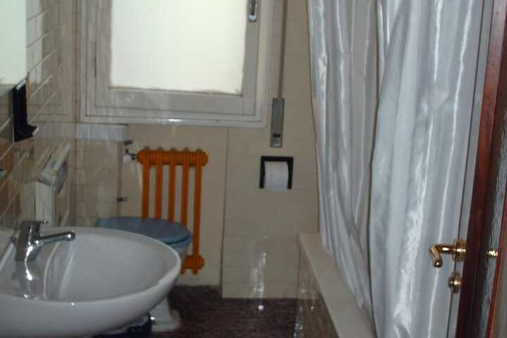 Room 26 of 39