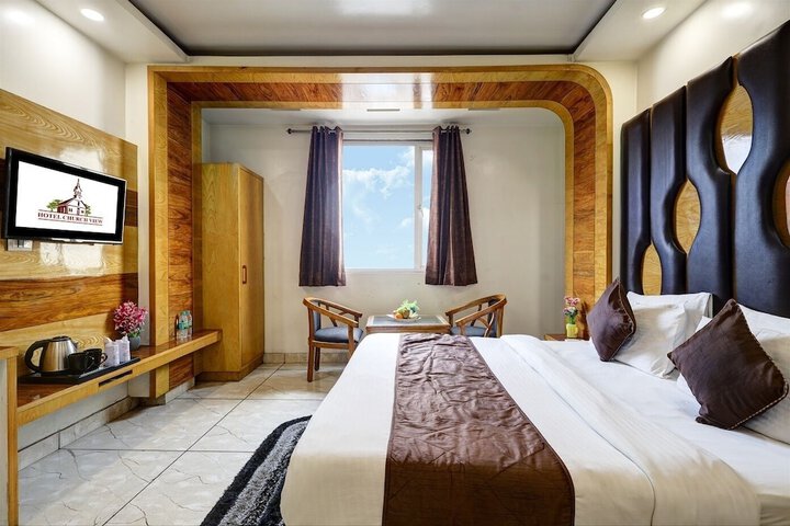 Room 9 of 31