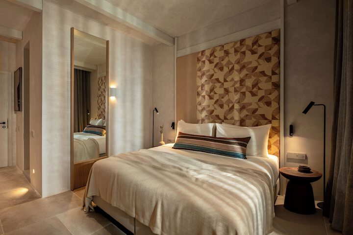 Room 15 of 61