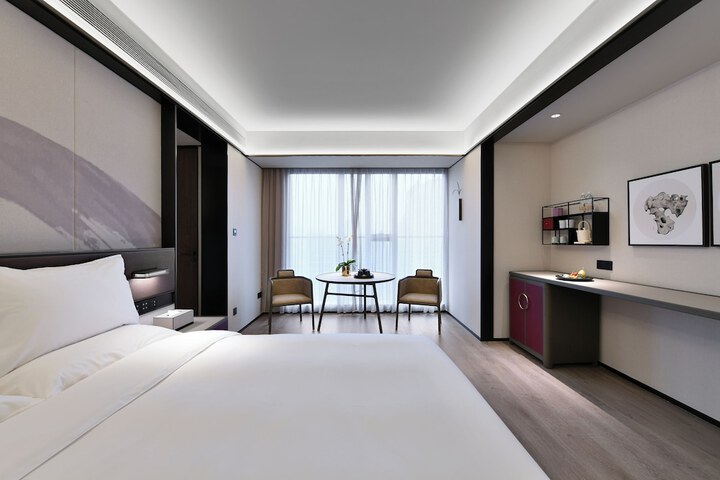 Room 19 of 39