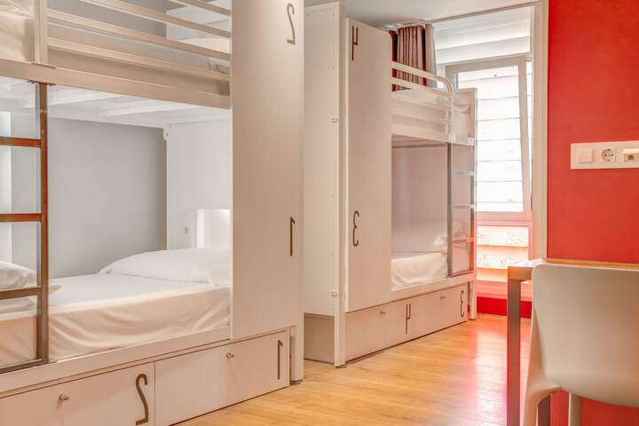 Room 9 of 65