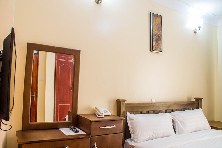 Room 12 of 30