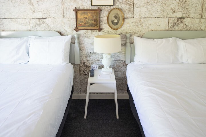 2 Double Beds (2 of 4)