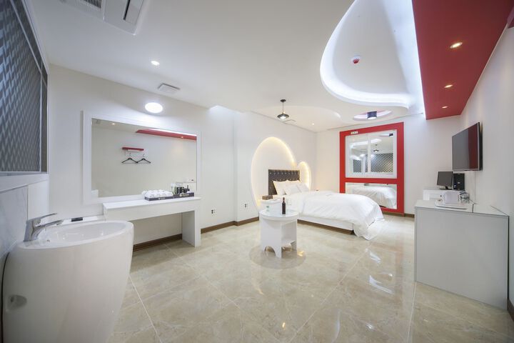 Room 10 of 49