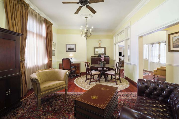 Room 32 of 85