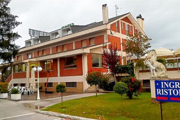 Hotel 3 of 14