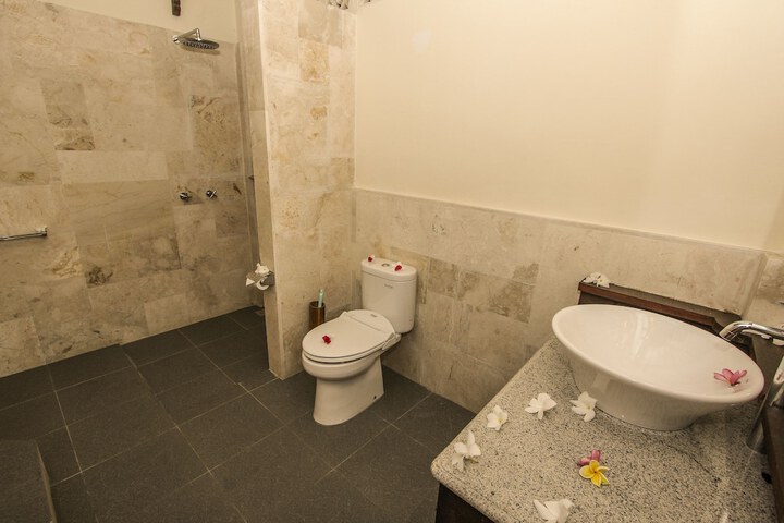 Room 16 of 39