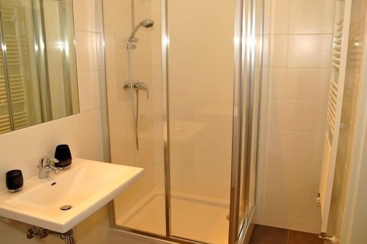 Room 14 of 24