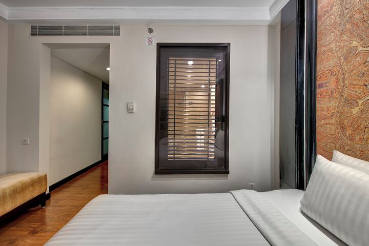 Room 8 of 53