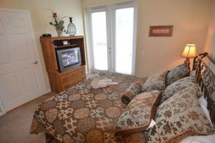 Room 9 of 28