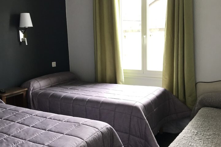 Room 2 of 40