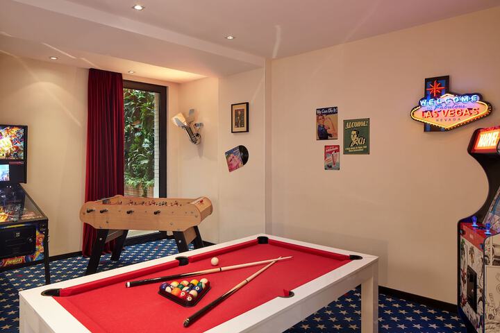 Game room
