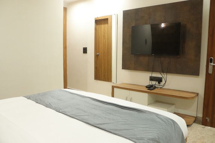 Room 5 of 22